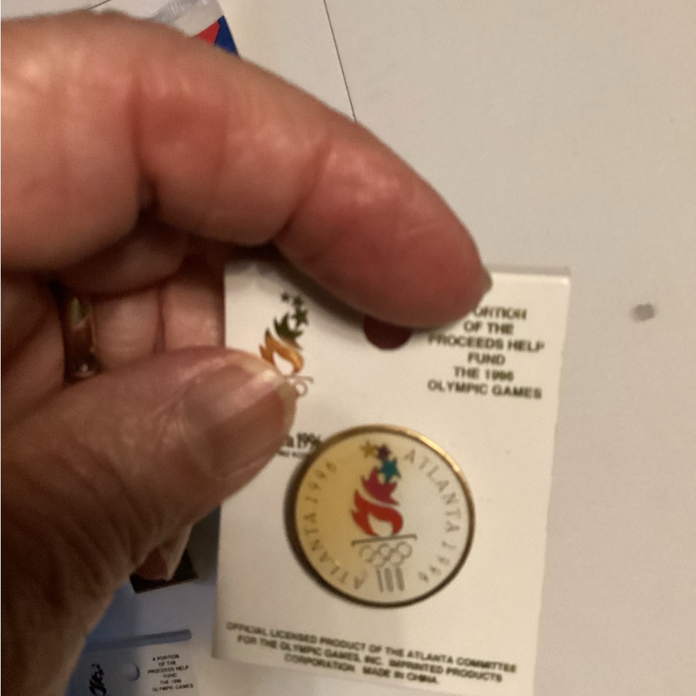 Collection of Atlanta 1996 pins and coin - Picture 4 of 9